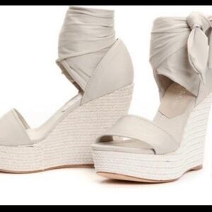 Donald J Pliner Wedges